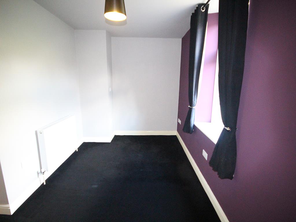 3 bedroom mid terrace house To Let in Winewall - 2016-03-30 14.29.56.jpg